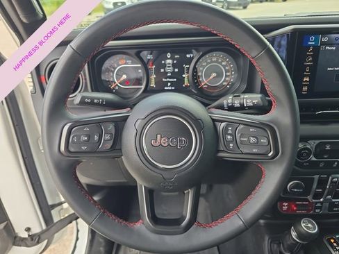 Certified 2024 Jeep Wrangler Unlimited Rubicon AWD/4WD image 23