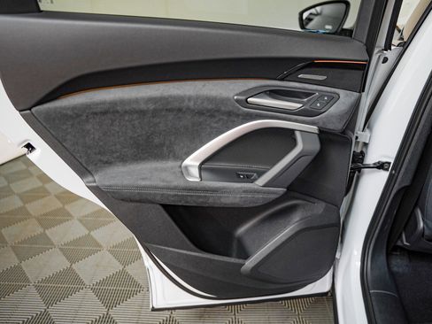 New 2025 Audi SQ5 Premium Plus image 23