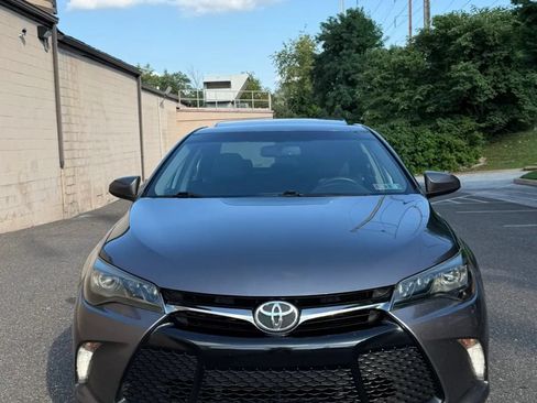 Used 2017 Toyota Camry XSE FWD image 2