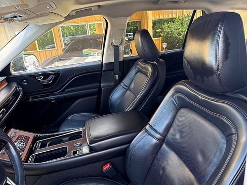 Used 2021 Lincoln Aviator Reserve w/ Equipment Group 201A AWD/4WD image 10