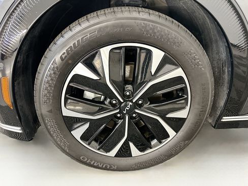 Used 2024 Kia EV6 Wind w/ Wind Technology Package AWD/4WD image 36
