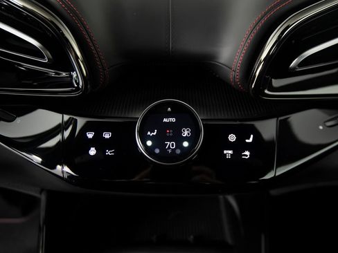 Used 2025 Ferrari Purosangue AWD/4WD image 25