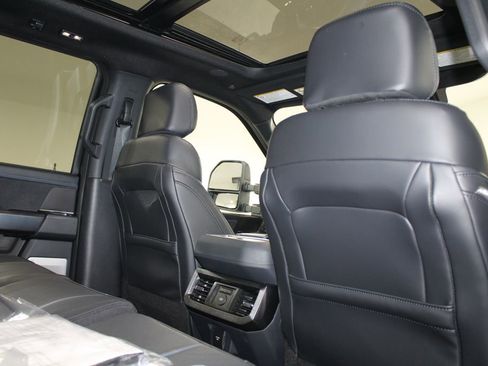 New 2026 Ford F350 4x4 Crew Cab DRW Super Duty image 35