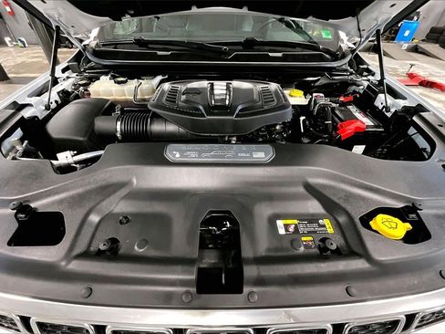 Used 2024 Jeep Wagoneer L Series II w/ Flexible Seating Group image 9