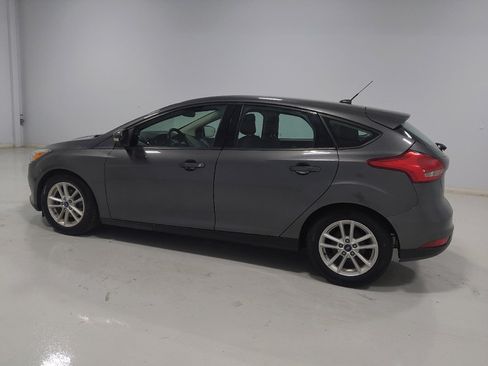 Used 2018 Ford Focus SE w/ Cold Weather Package FWD image 3