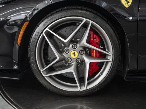 Used 2022 Ferrari F8 Tributo RWD image 24