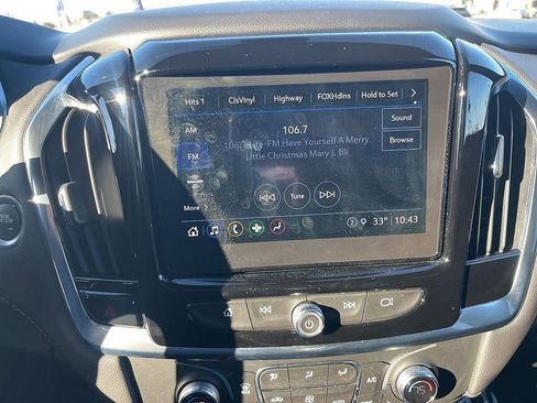 Used 2023 Chevrolet Traverse LT image 39