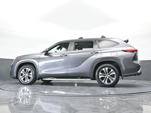 Used 2023 Toyota Highlander XLE image 65
