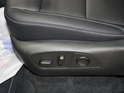 New 2026 Chevrolet Traverse LT w/ Sun and Wheel Package FWD image 17