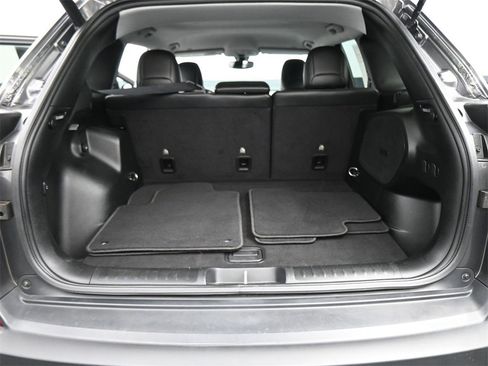 Used 2019 Jeep Cherokee Limited image 18