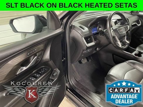 Used 2024 GMC Terrain SLT AWD/4WD image 10