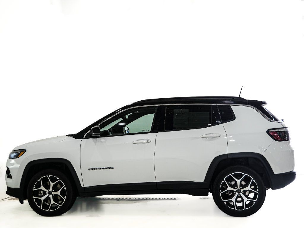 Used 2025 Jeep Compass Limited AWD/4WD image 5