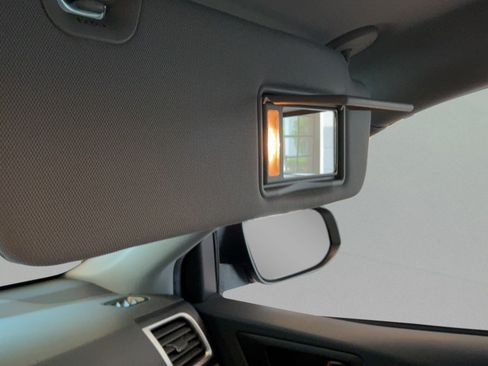Used 2019 Toyota Highlander Limited FWD image 29