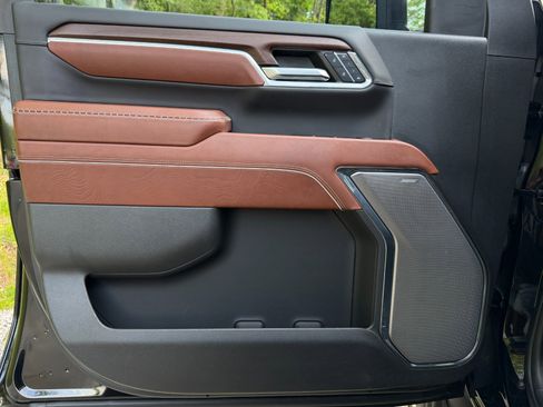 Used 2024 GMC Sierra 3500 Denali Ultimate image 18