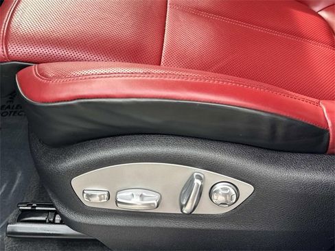 Used 2023 Porsche Macan S image 19