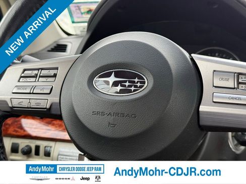 Used 2011 Subaru Outback 2.5i Limited image 8