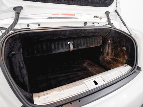 Used 2017 Rolls-Royce Dawn RWD image 71