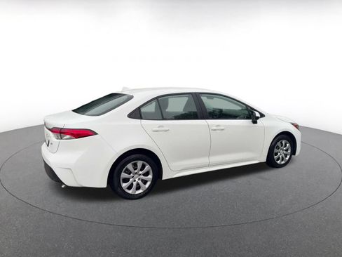 Used 2025 Toyota Corolla LE FWD image 10