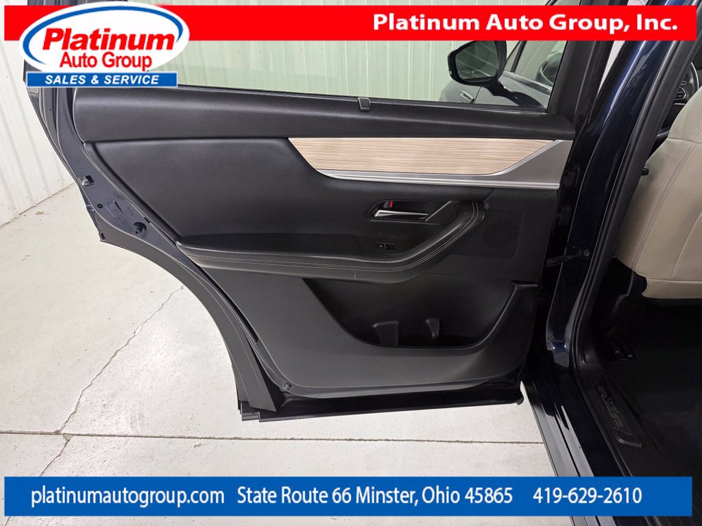Used 2024 MAZDA CX-90 3.3 Turbo w/ Preferred Package AWD/4WD image 32