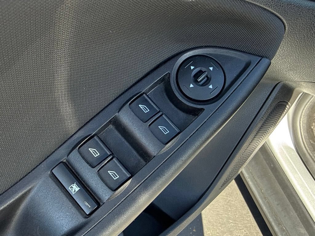 Used 2018 Ford Focus SE FWD image 20