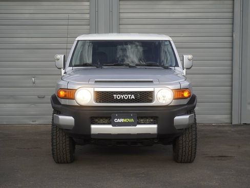 Used 2008 Toyota FJ Cruiser 4WD image 9