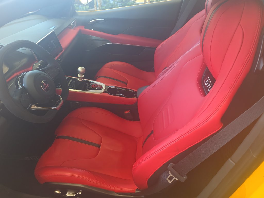 Used 2025 Lotus Emira RWD image 9