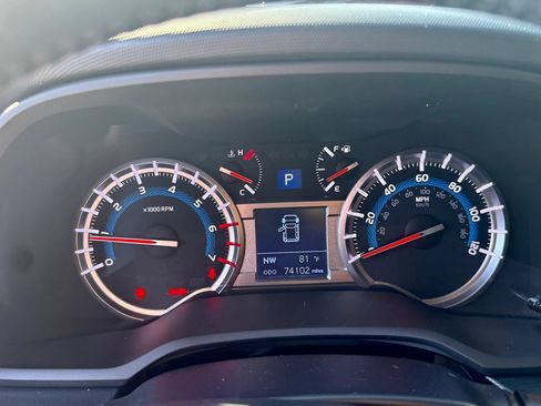 Used 2019 Toyota 4Runner SR5 AWD/4WD image 17