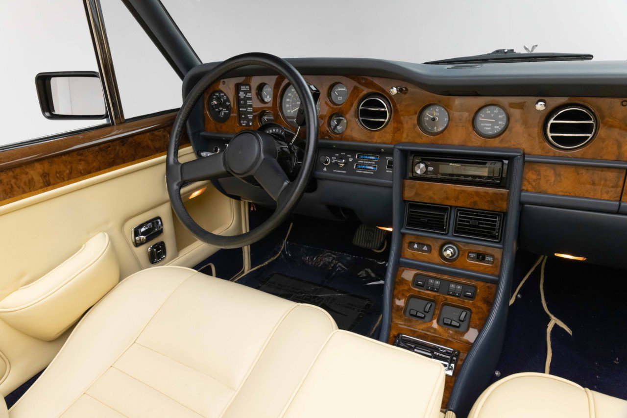Used 1989 Rolls-Royce Corniche II RWD image 14