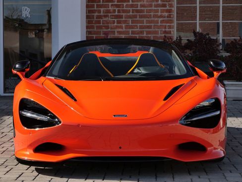Used 2024 McLaren 750S Spider RWD image 2