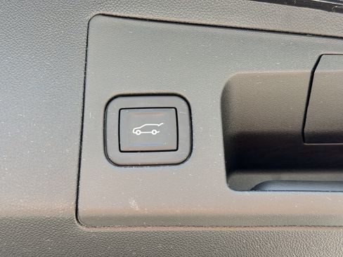 Certified 2025 Cadillac XT5 Premium Luxury image 11