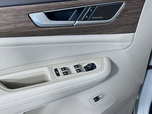 Used 2024 Volkswagen Atlas SEL Premium R-Line image 18