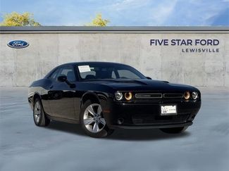 Used 2023 Dodge Challenger SXT video 1