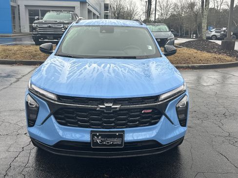 Certified 2024 Chevrolet Trax RS w/ Driver Confidence Package image 2