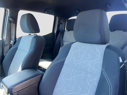 Used 2023 Toyota Tacoma TRD Sport w/ Technology Package image 20