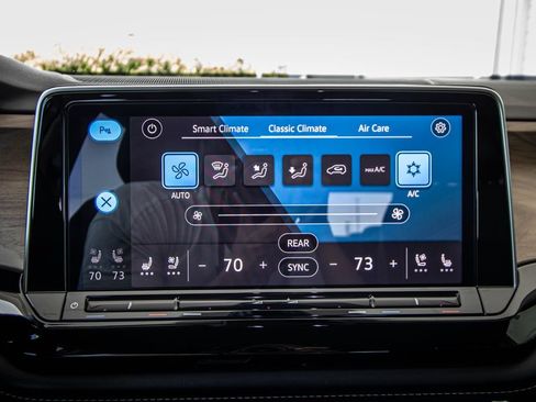 Used 2024 Volkswagen Atlas SE FWD image 44