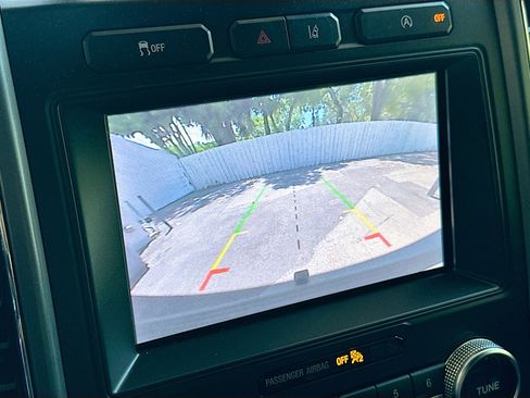Used 2020 Ford Expedition XLT w/ Equipment Group 202A RWD image 14