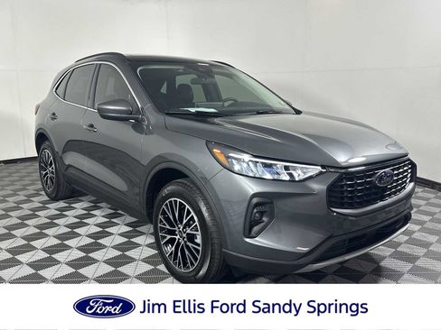 Used 2025 Ford Escape SE FWD image 1