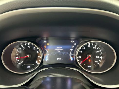 Used 2018 Jeep Compass Limited AWD/4WD image 11