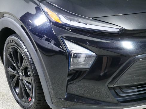 Used 2023 Chevrolet Bolt EUV Premier w/ Sun & Sound Package FWD image 16