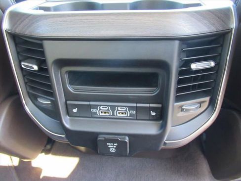 Used 2025 RAM 1500 Laramie image 15