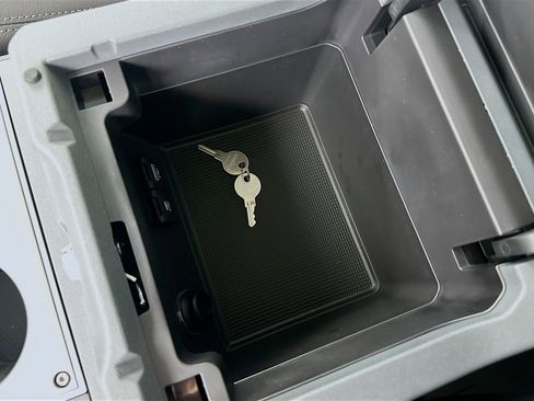 New 2025 INEOS Grenadier Fieldmaster Edition image 30