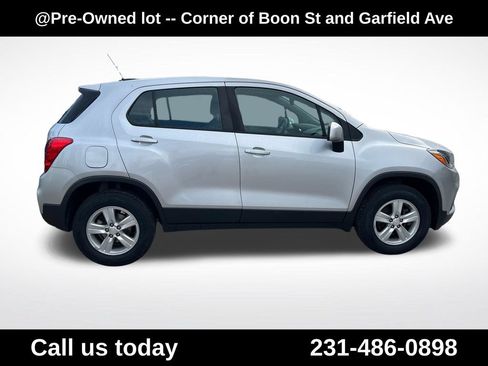 Used 2020 Chevrolet Trax LS AWD/4WD image 6