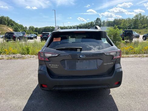 Used 2023 Subaru Outback Premium AWD/4WD image 3