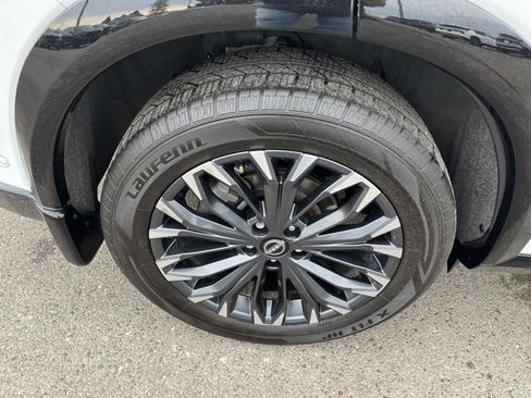 Used 2024 Nissan Rogue Platinum w/ Platinum Premium Package image 16