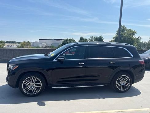 Used 2025 Mercedes-Benz GLS 450 4MATIC image 2