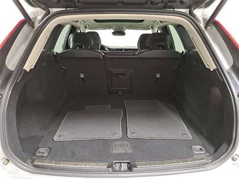 Used 2023 Volvo XC60 B5 Plus w/ Climate Package image 10