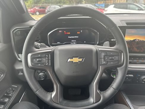 Used 2024 Chevrolet Silverado 1500 High Country w/ Technology Package image 12