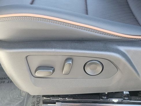 Used 2025 GMC Canyon AT4 w/ Nightfall Edition image 18