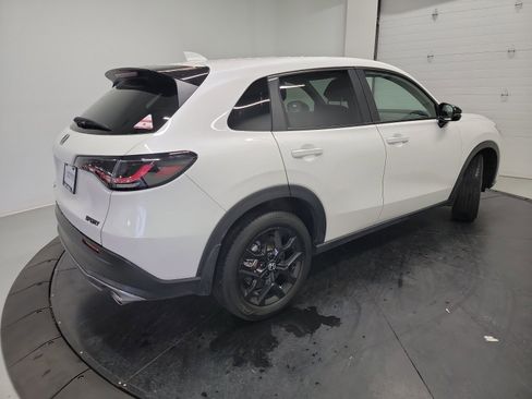 Certified 2025 Honda HR-V Sport image 9