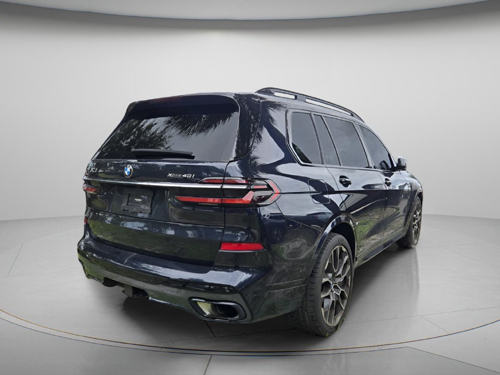 Used 2023 BMW X7 xDrive40i w/ M Sport Package AWD/4WD image 5
